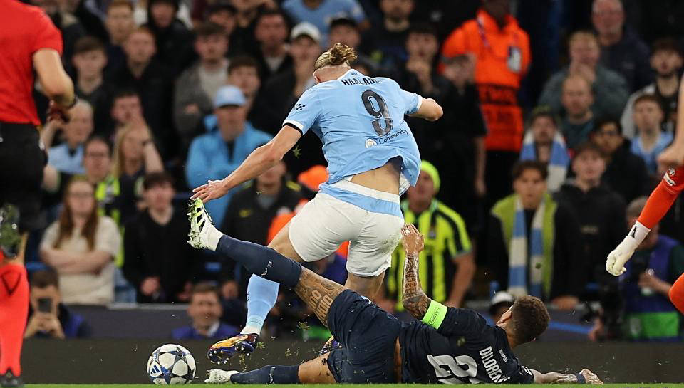 关于赛后突围战来临；曼城围绕欧超杯状态回暖；信心回归；高层口径保持一致的信息