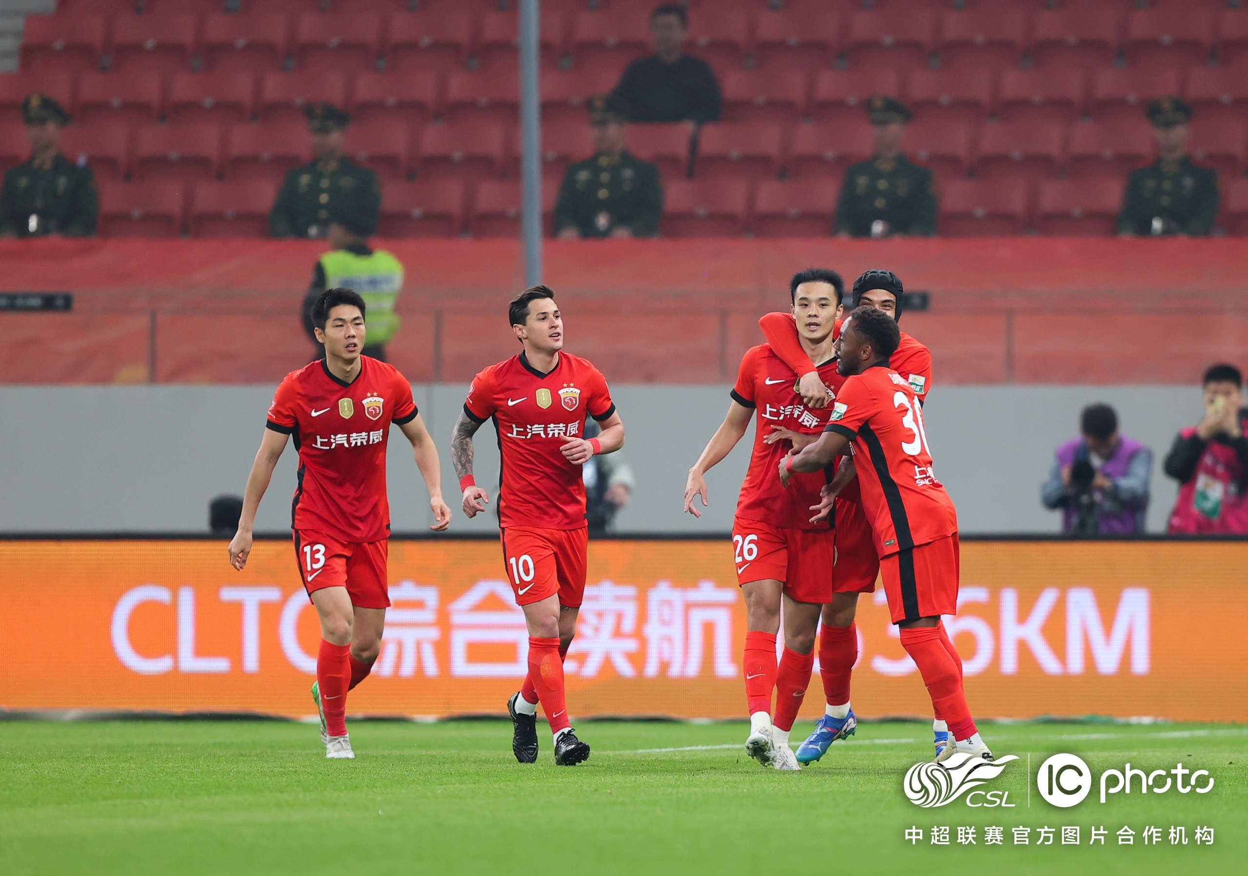 广州队训练开放日，集结日止住颓势引欢呼，中超在即，年轻球员得到机会的简单介绍星空体育官网下载入口